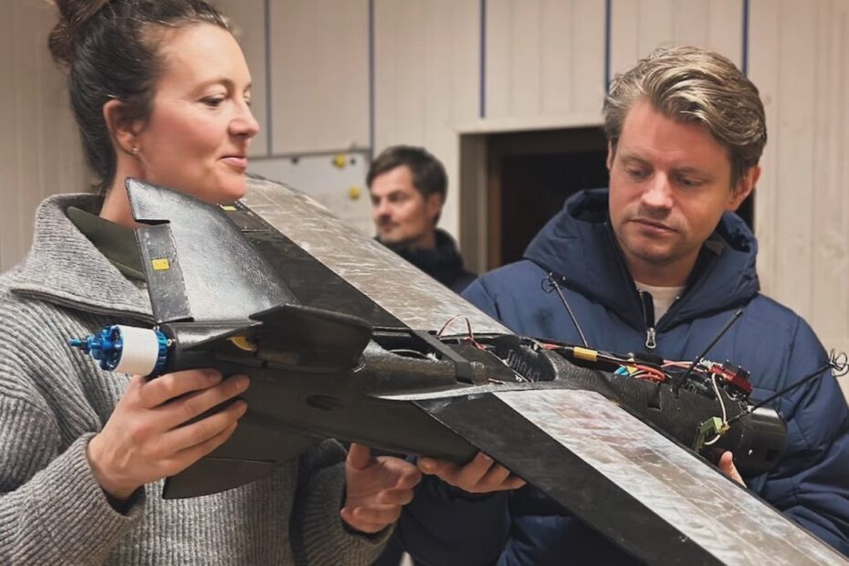 Gunnar Sønsteby hedres i Ukraina. Foto: Fritt Ukraina