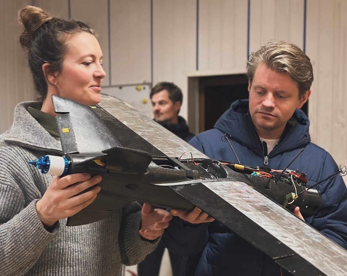 Gunnar Sønsteby hedres i Ukraina. Foto: Fritt Ukraina