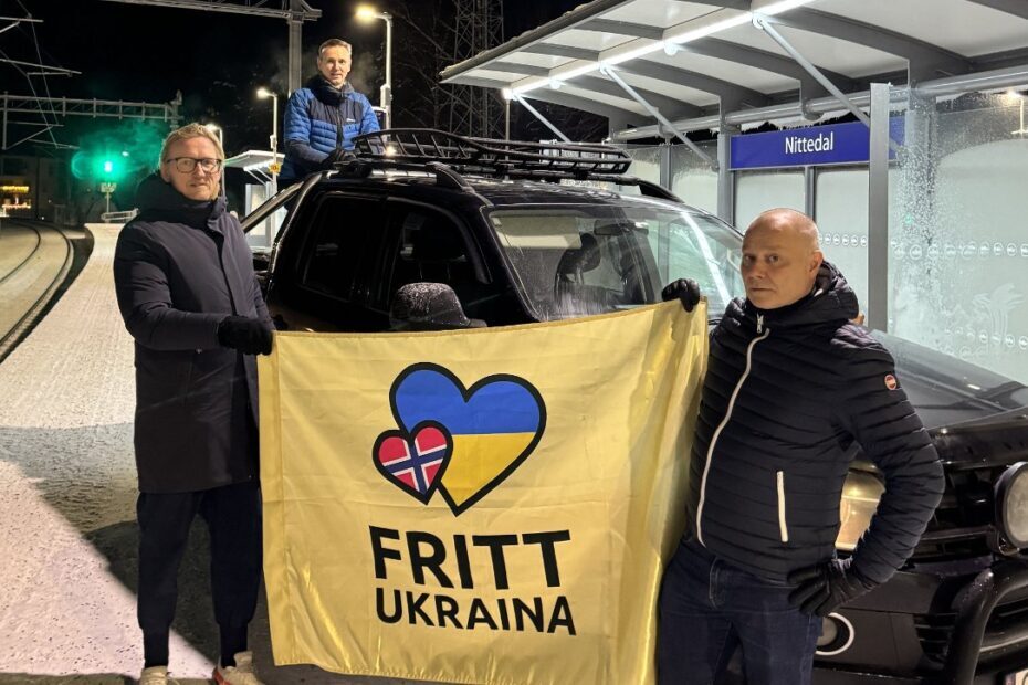 Nils Erlimo, Rune Simensen og Torbjørn Seljevoll starter ny innsamling til Ukraina. Foto: Privat